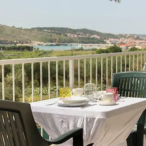 https://apartman-elena-trogir.hotels-in-trogir.com